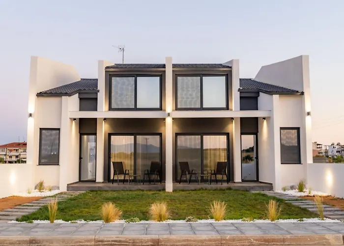 White Pampas Tiny * Paralia Dionysiou