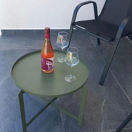 White Pampas Tiny Dioniszíu-part